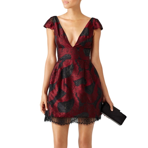 Monique Lhuillier Dresses & Skirts - ML Monique Lhuillier Bordeaux Peeking Lace Dress